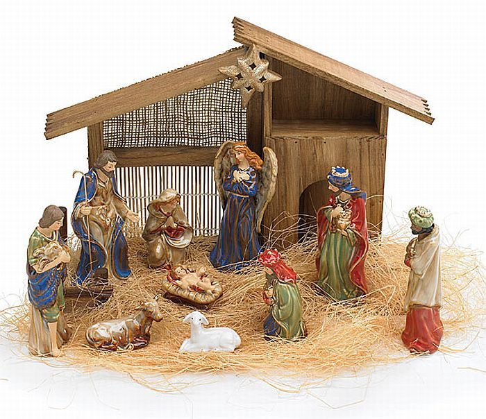 Porcelain color Nativity set with wood stable